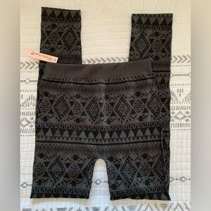 Extra Touch Geometric Leggings - Size 2X/3X
